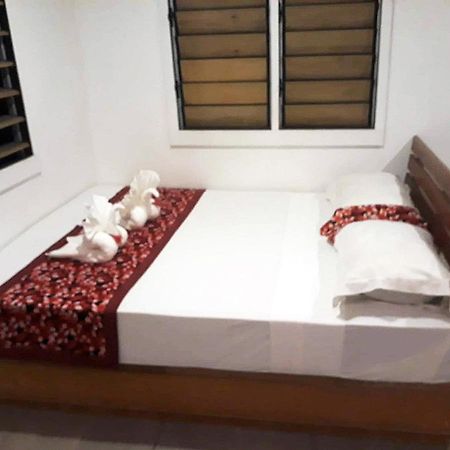 Ratu Kini Backpackers&Dive Resort Mana Island Exterior foto