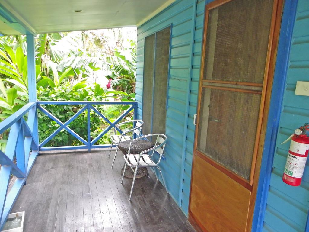 Ratu Kini Backpackers&Dive Resort Mana Island Zimmer foto