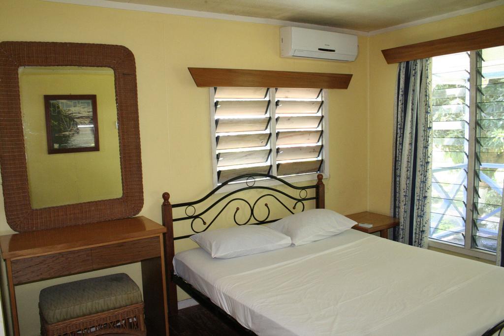 Ratu Kini Backpackers&Dive Resort Mana Island Zimmer foto