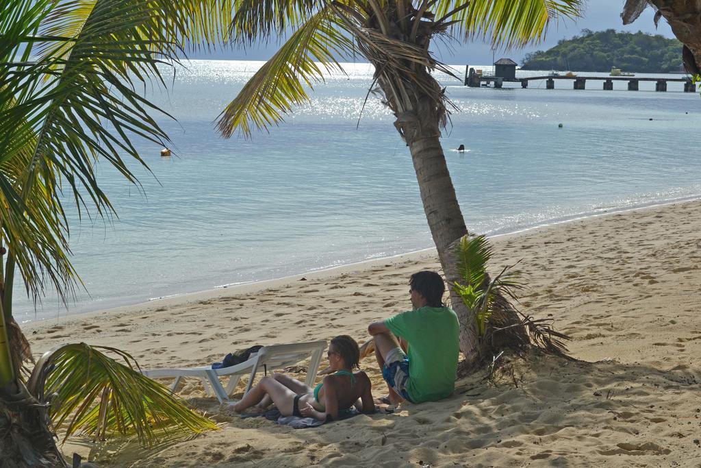Ratu Kini Backpackers&Dive Resort Mana Island Exterior foto