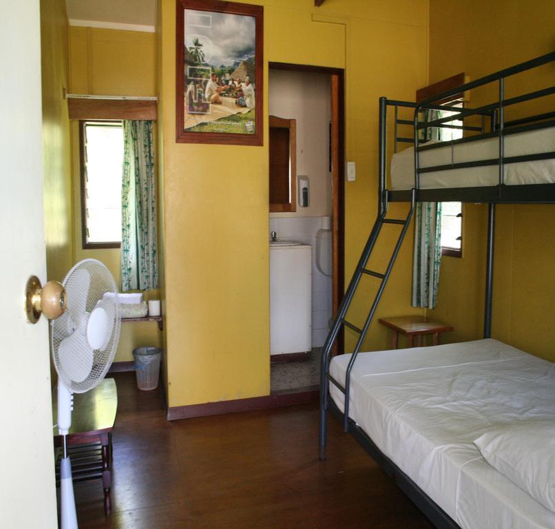 Ratu Kini Backpackers&Dive Resort Mana Island Exterior foto