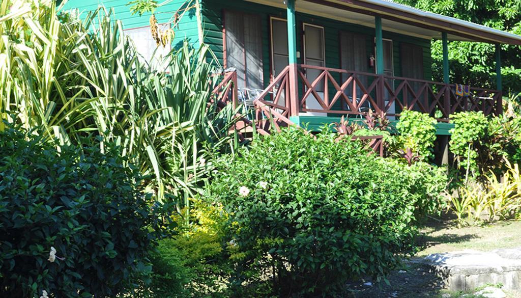 Ratu Kini Backpackers&Dive Resort Mana Island Exterior foto