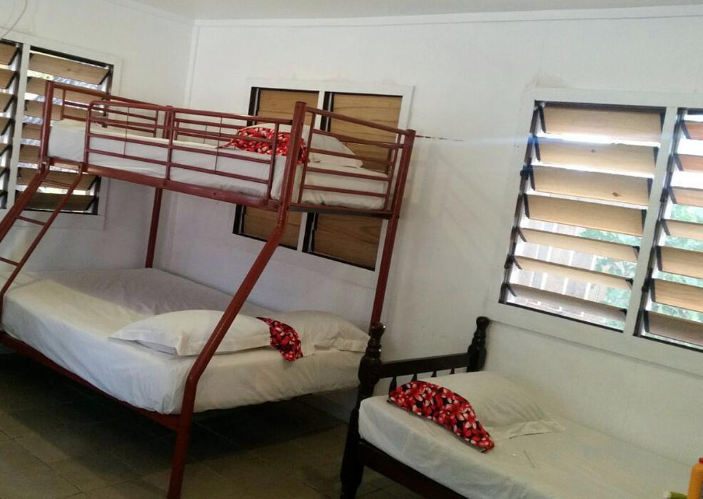 Ratu Kini Backpackers&Dive Resort Mana Island Exterior foto