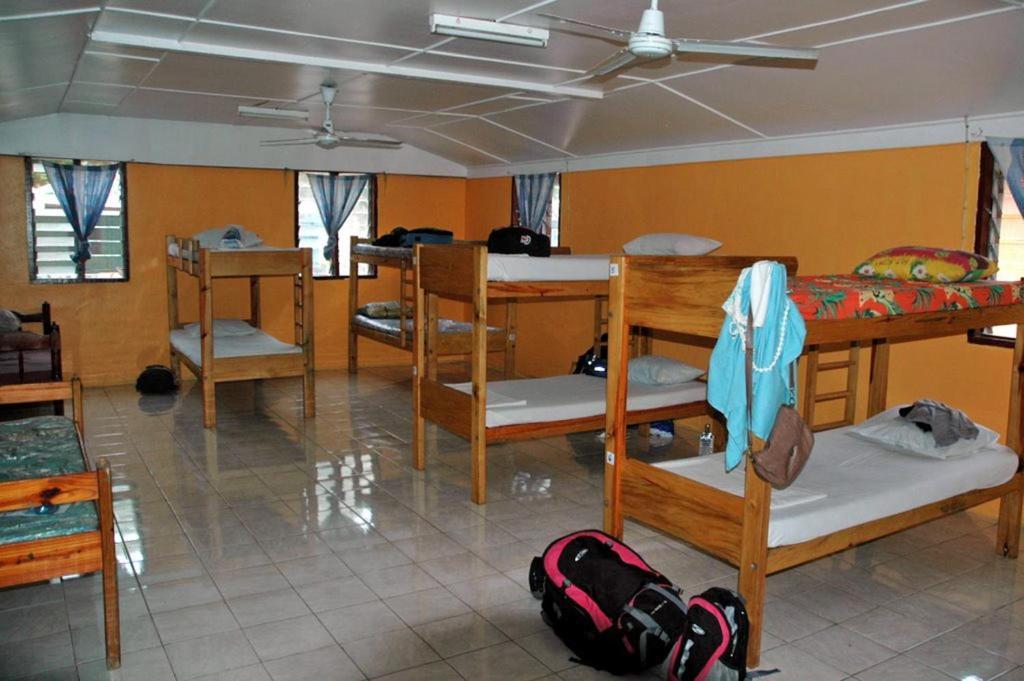 Ratu Kini Backpackers&Dive Resort Mana Island Zimmer foto