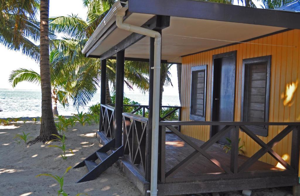 Ratu Kini Backpackers&Dive Resort Mana Island Zimmer foto
